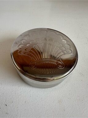 Round Silver Decorative Trinket Box with Sea Shell Coasters
